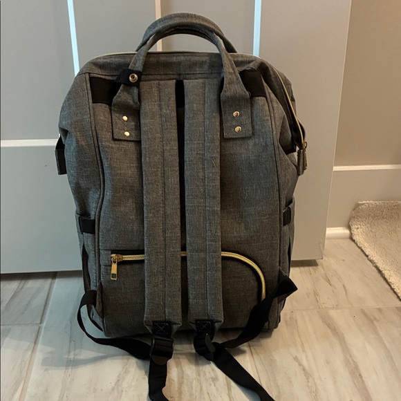Gray Pumping Backpack - Picture 3 of 4